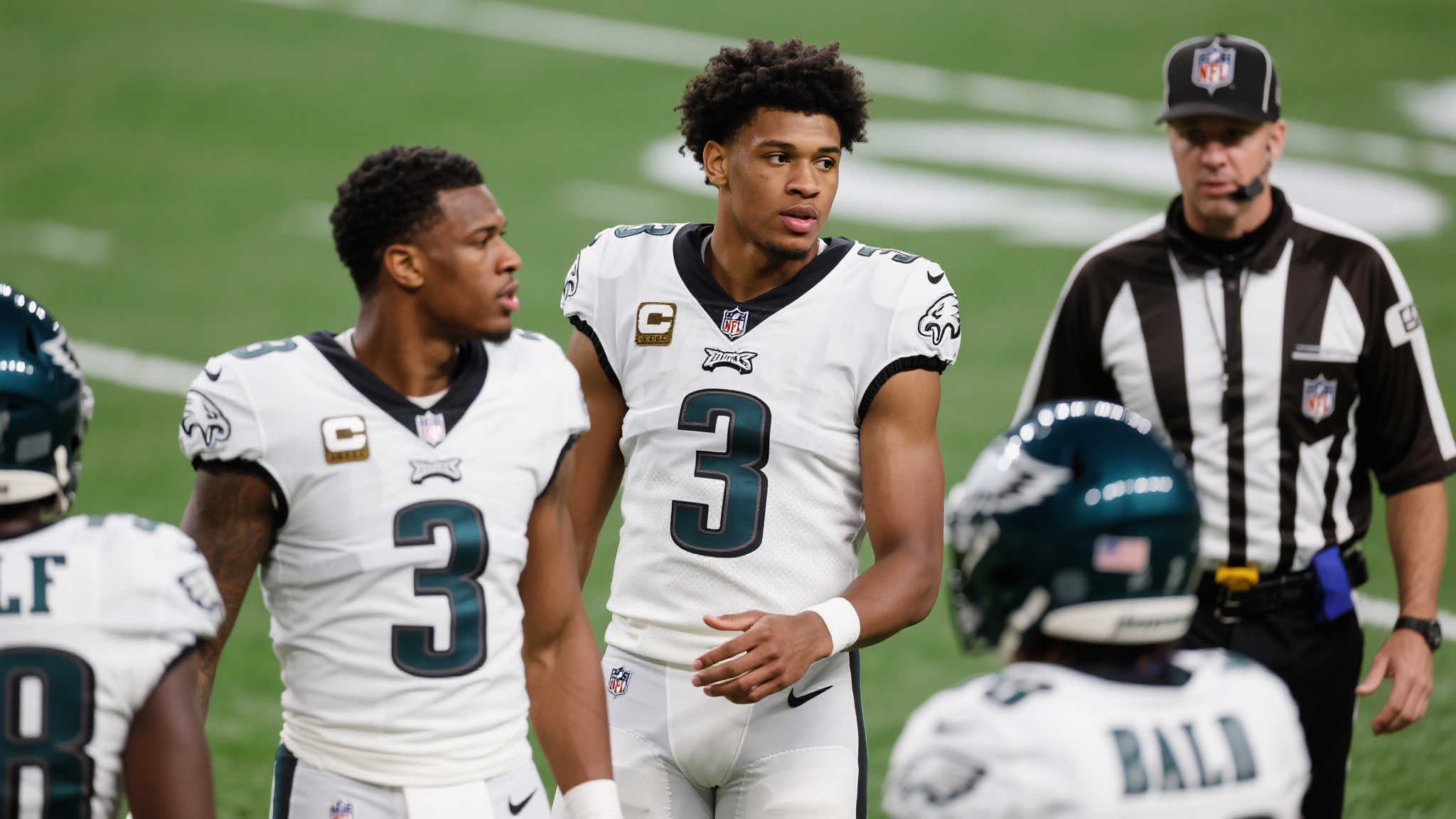 特别值得关注的是：“三”或许不是高量级数字，但这不